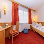 Отель Der Schuetthof