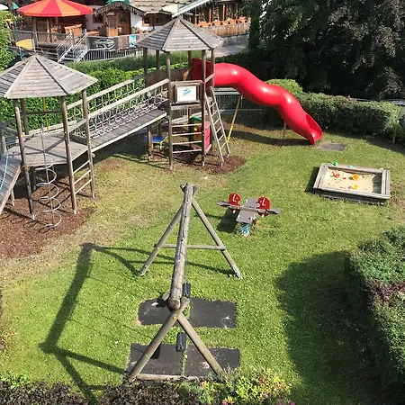 Der Schuetthof מלון 3*