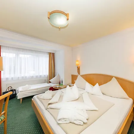 Der Schuetthof צל-אם-זי