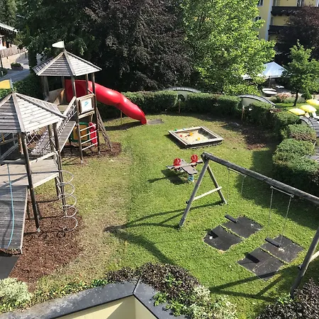 Der Schuetthof מלון צל-אם-זי