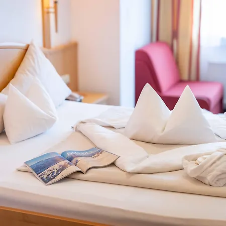 Der Schuetthof מלון צל-אם-זי